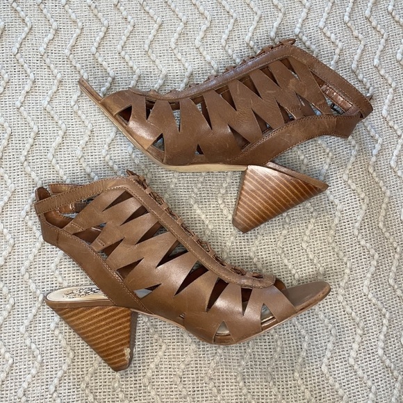 Vince Camuto Brown Elettra Style Heel with Box - Picture 7 of 14